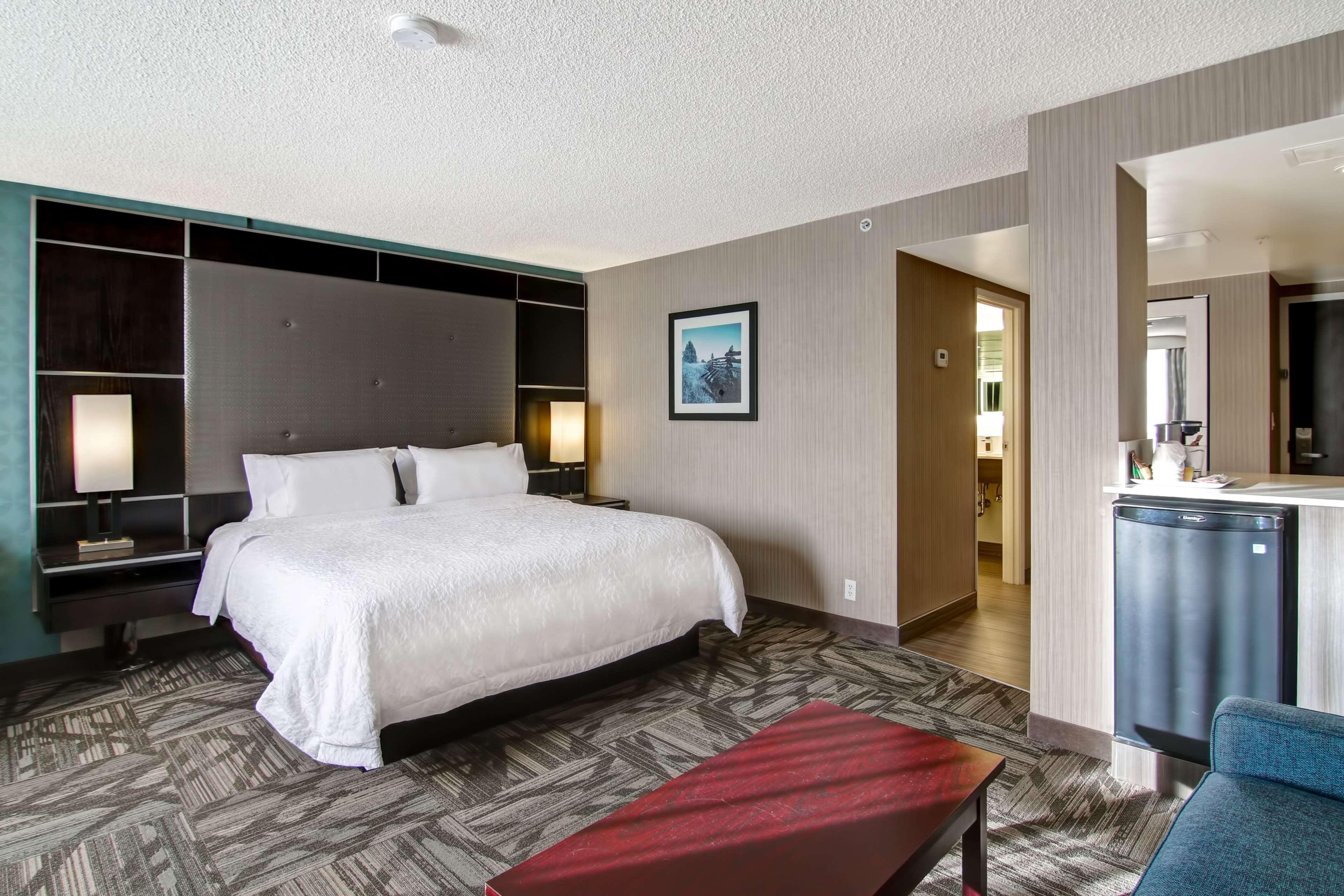 Hampton Inn & Suites By Hilton Calgary-Airport Eksteriør billede