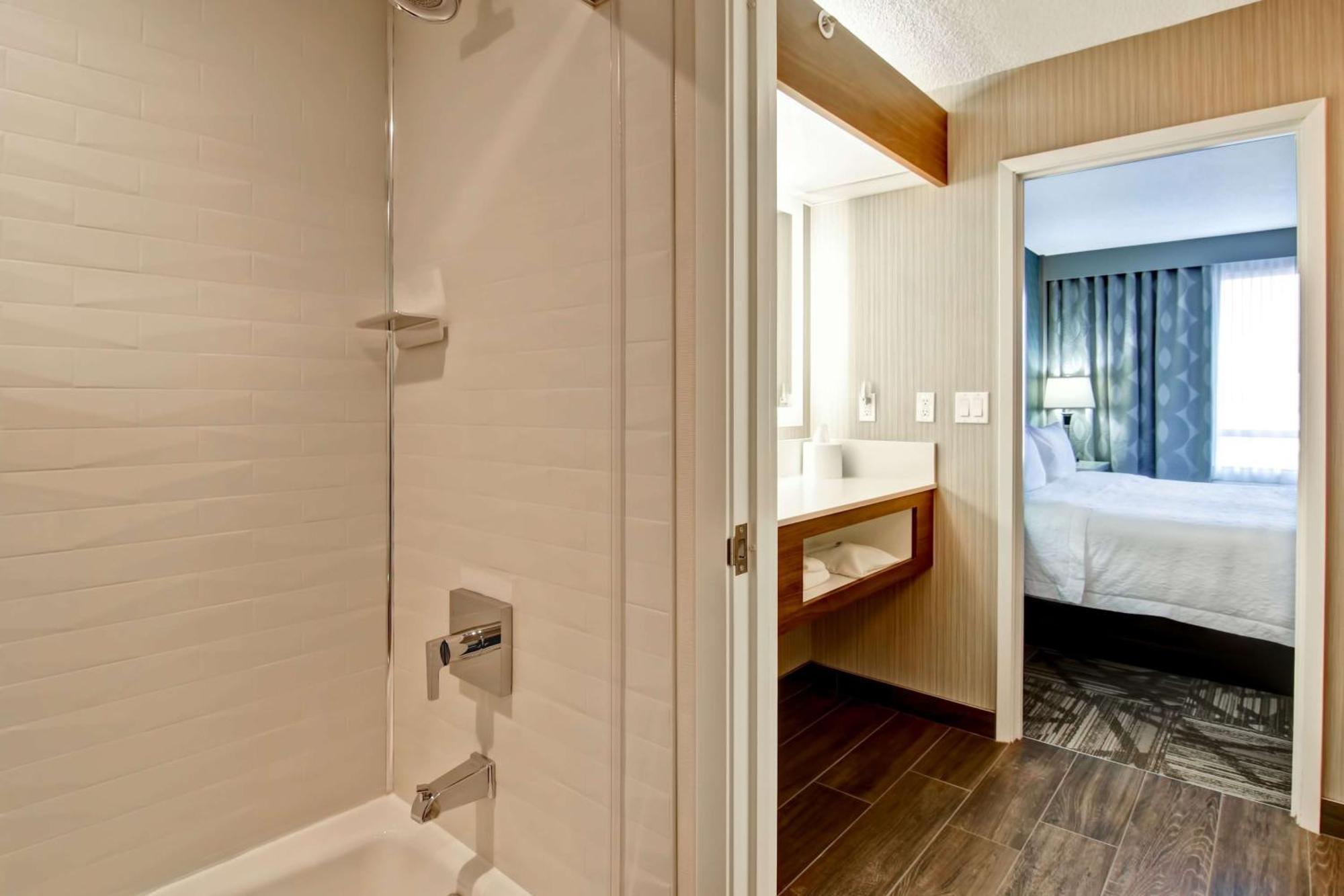 Hampton Inn & Suites By Hilton Calgary-Airport Eksteriør billede