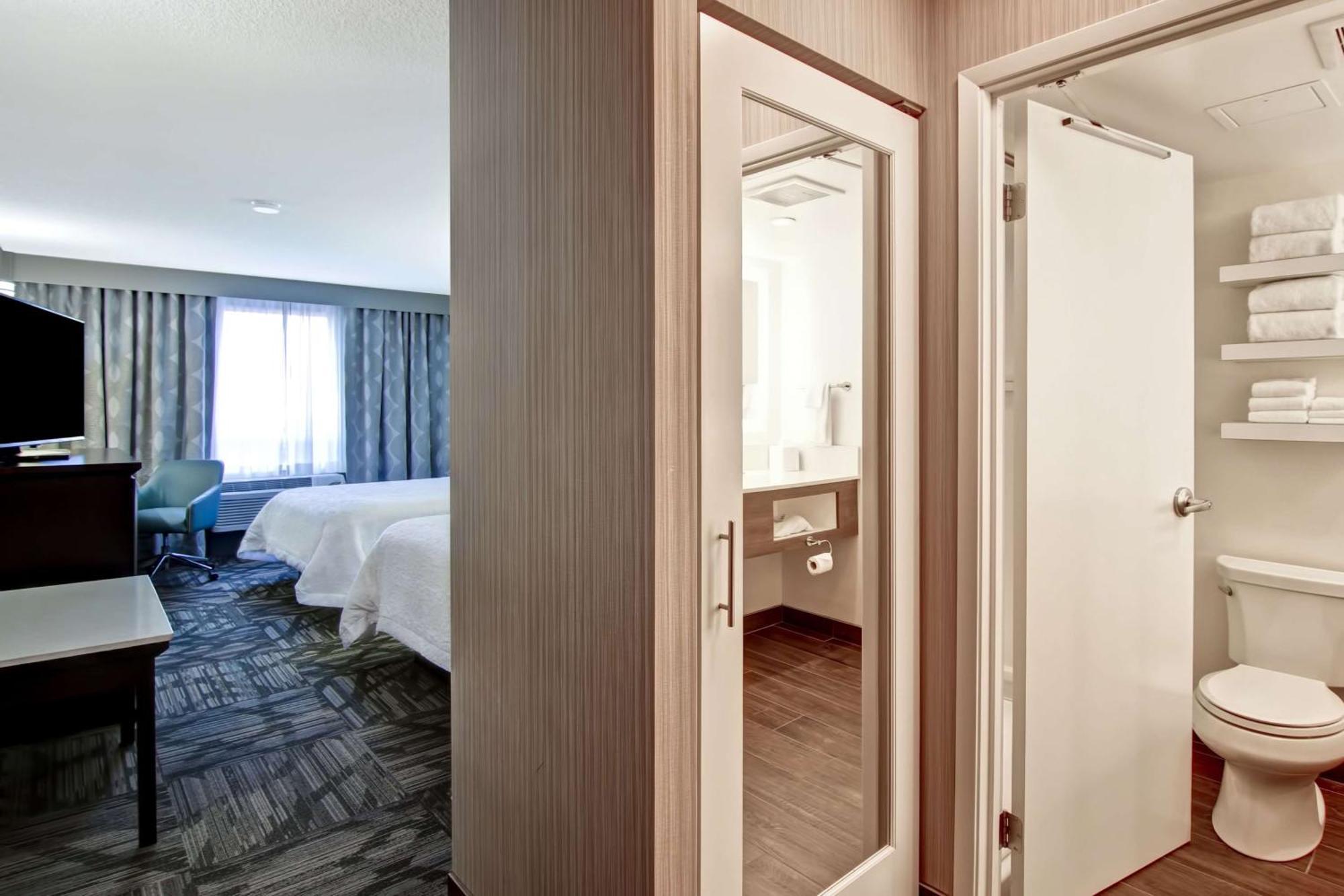 Hampton Inn & Suites By Hilton Calgary-Airport Eksteriør billede