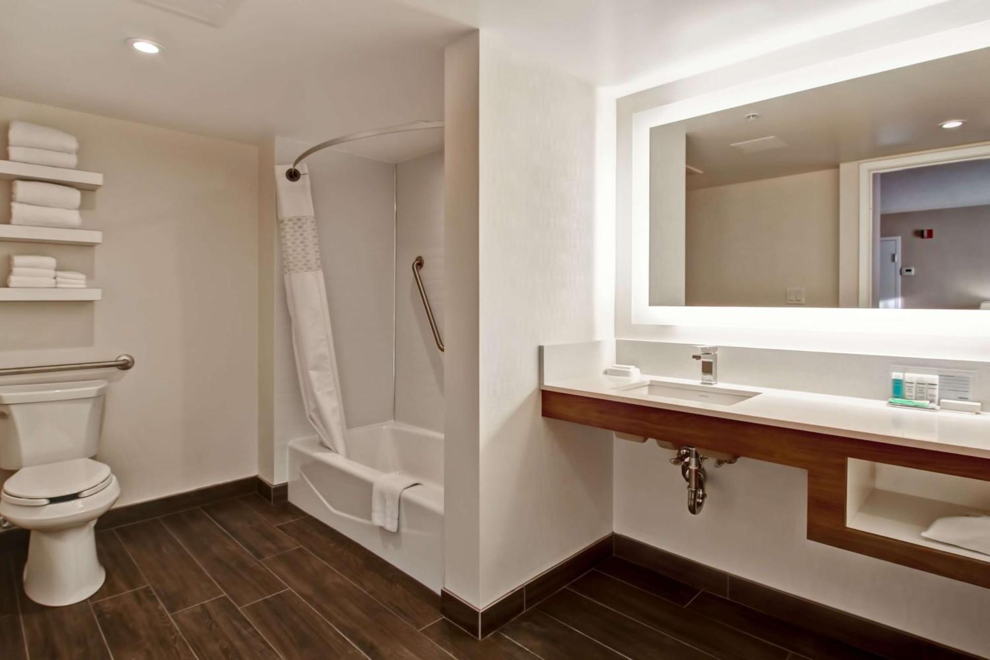 Hampton Inn & Suites By Hilton Calgary-Airport Eksteriør billede