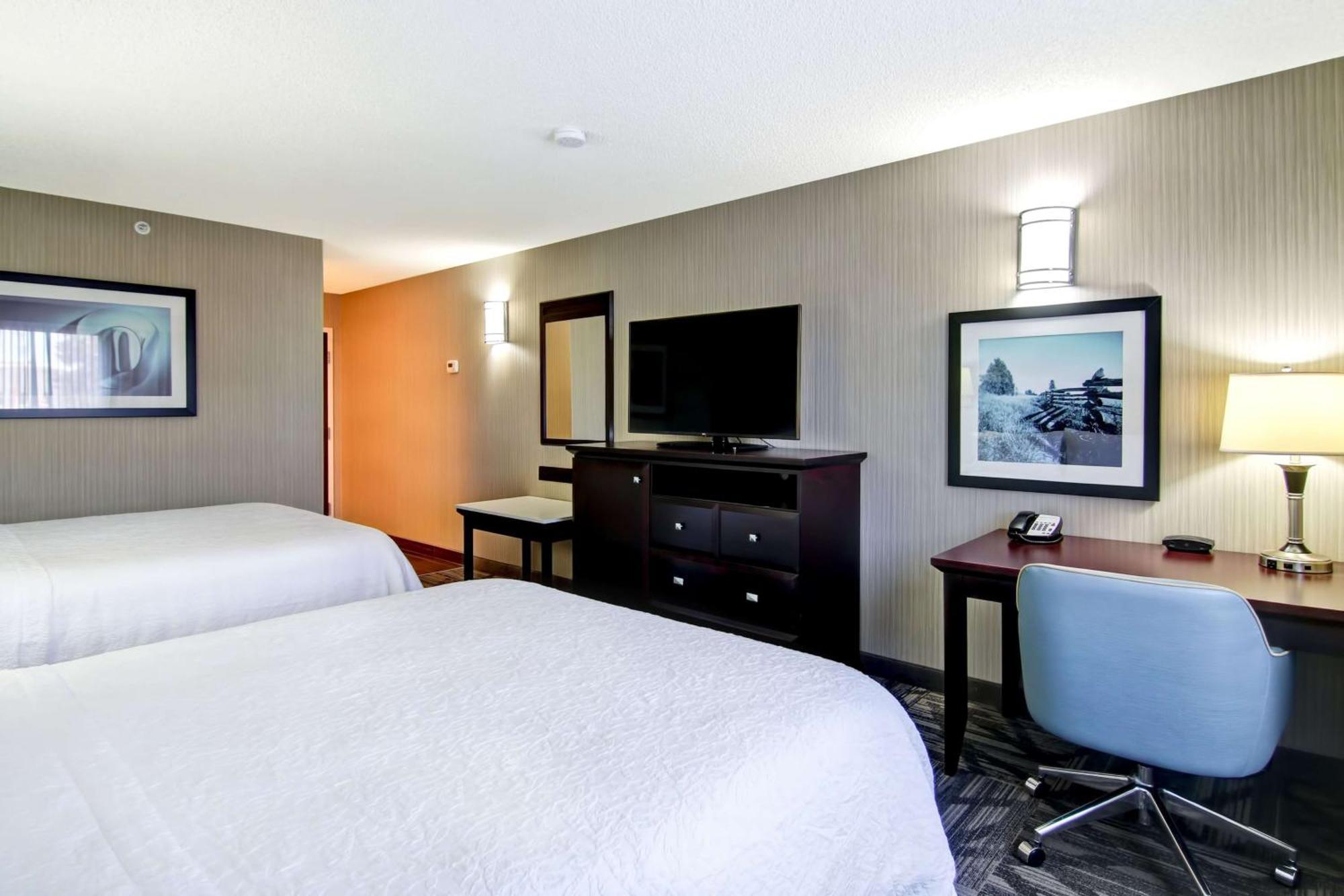 Hampton Inn & Suites By Hilton Calgary-Airport Eksteriør billede