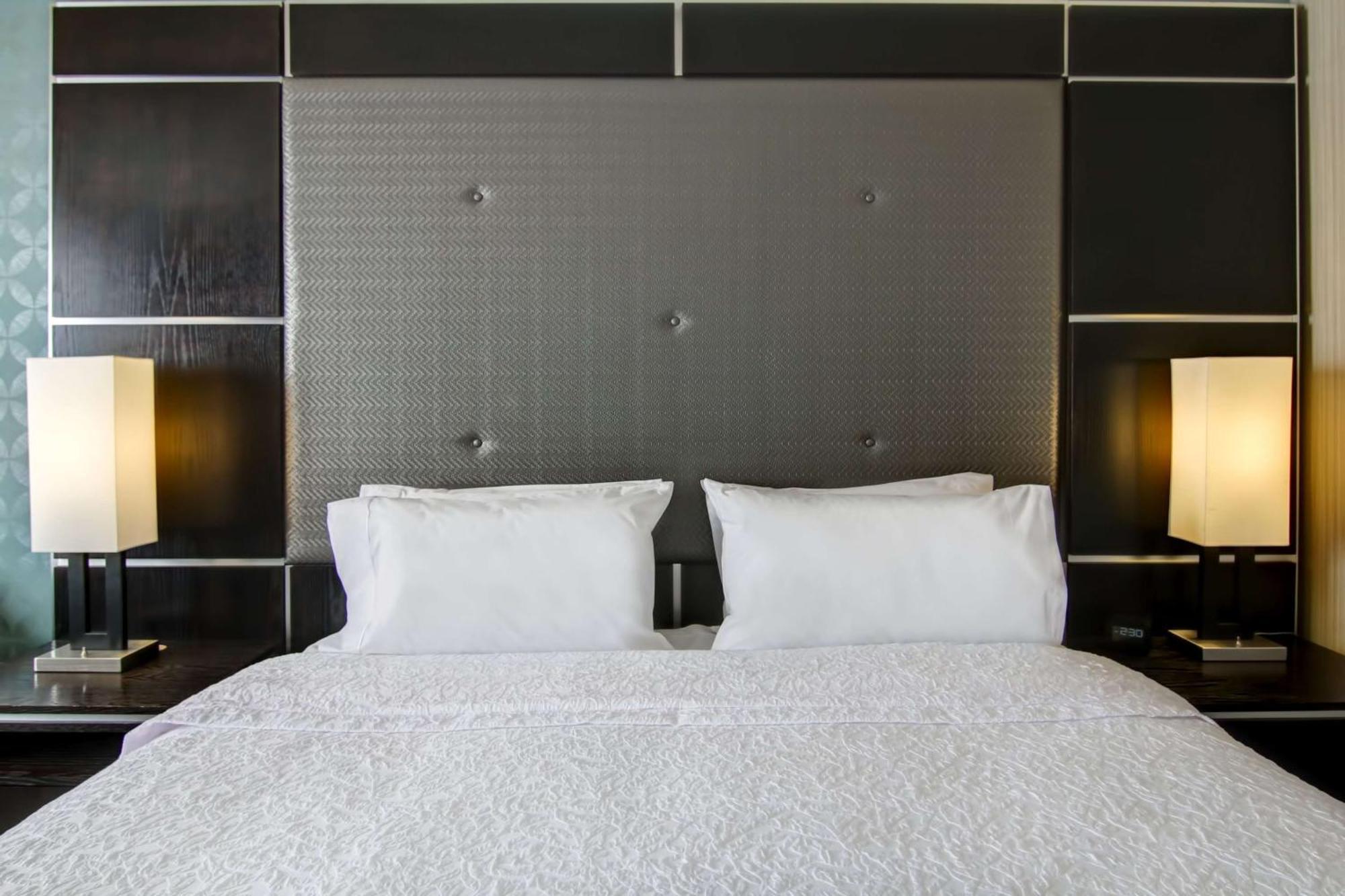 Hampton Inn & Suites By Hilton Calgary-Airport Eksteriør billede