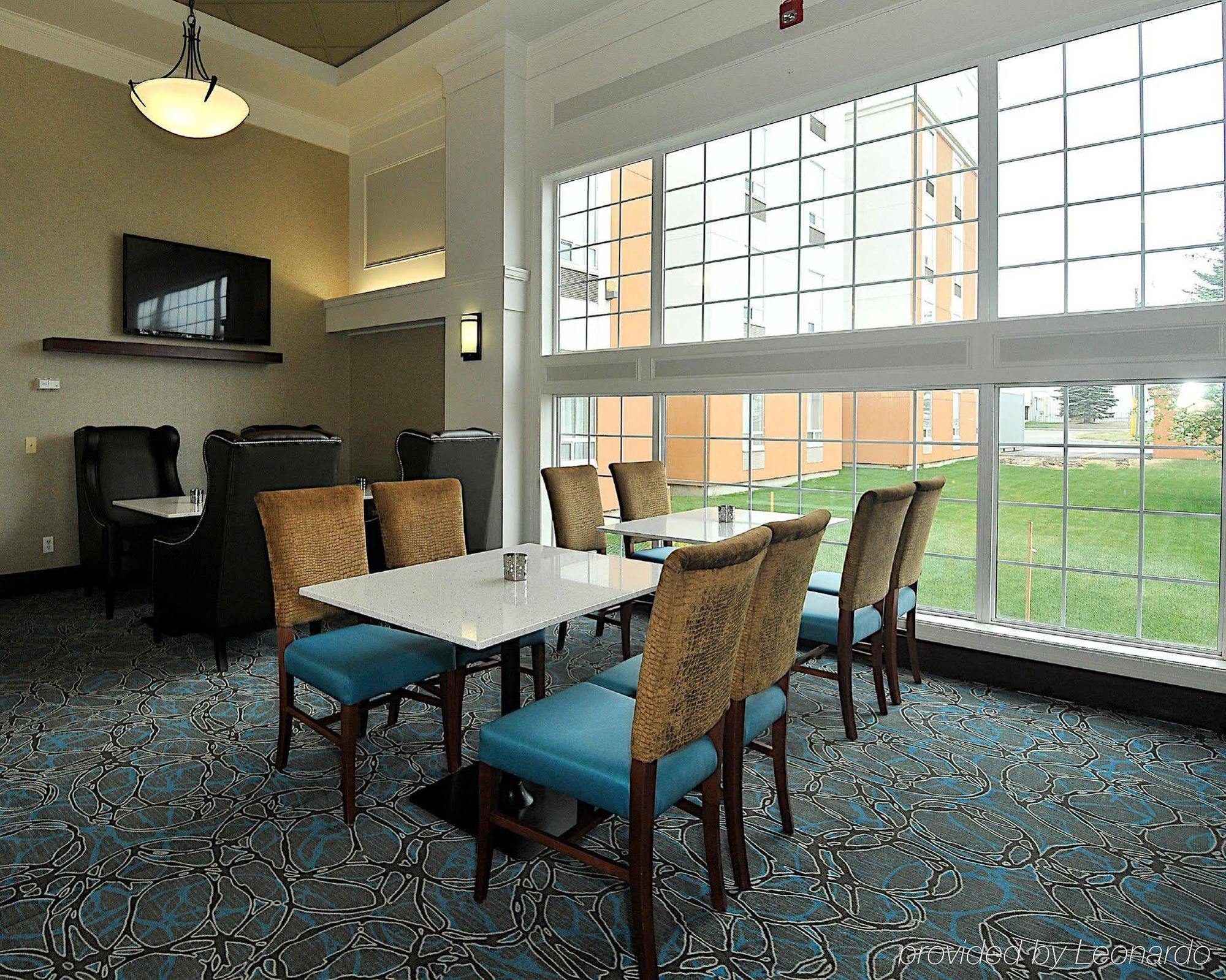 Hampton Inn & Suites By Hilton Calgary-Airport Eksteriør billede