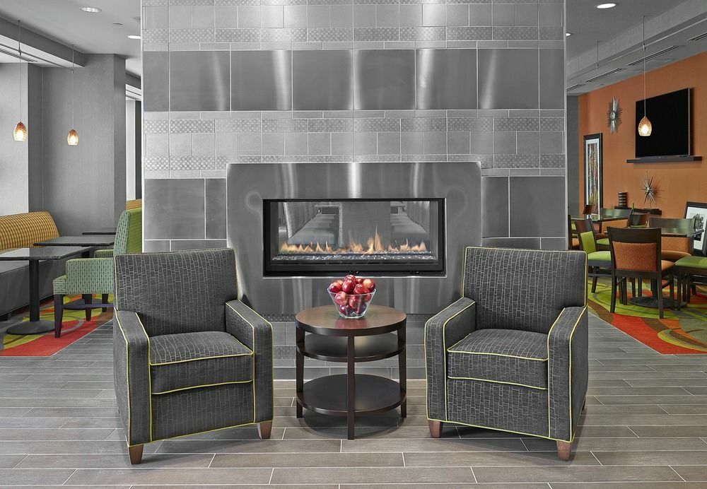 Hampton Inn & Suites By Hilton Calgary-Airport Eksteriør billede